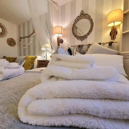 Le Petit Phare Apartment *